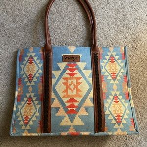 Wrangler chevron blue pattern purse
